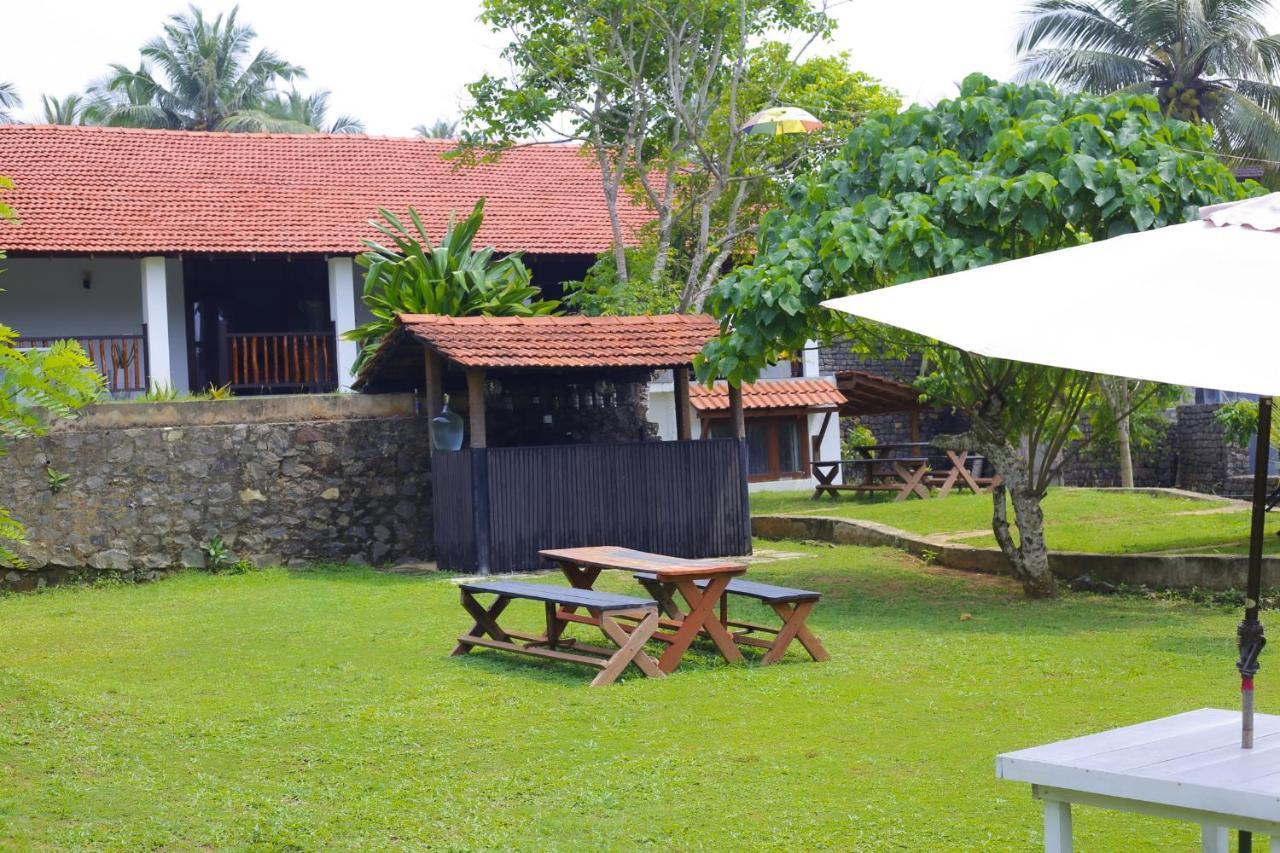Emma's Sea View Dikwella